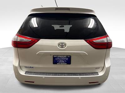 Used 2017 Toyota Sienna - photo 1