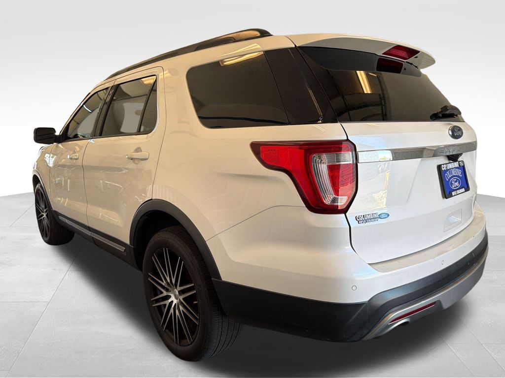 Used 2017 Ford Explorer - photo 2