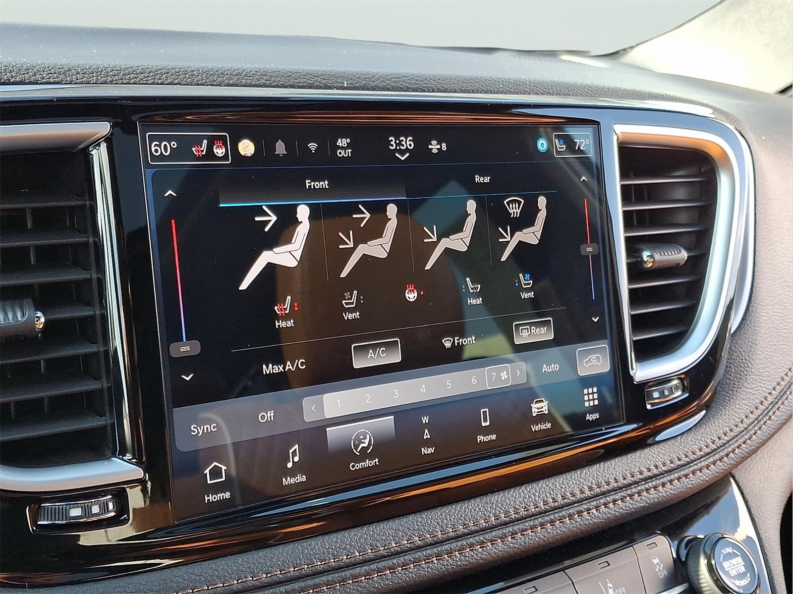 Used 2026 Chrysler Pacifica - photo 19