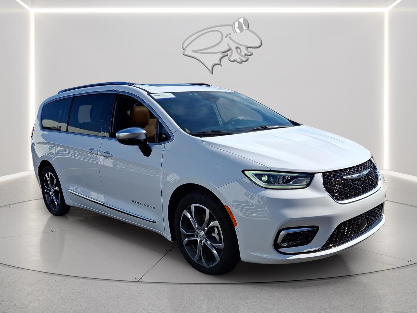 Used 2026 Chrysler Pacifica - photo 5