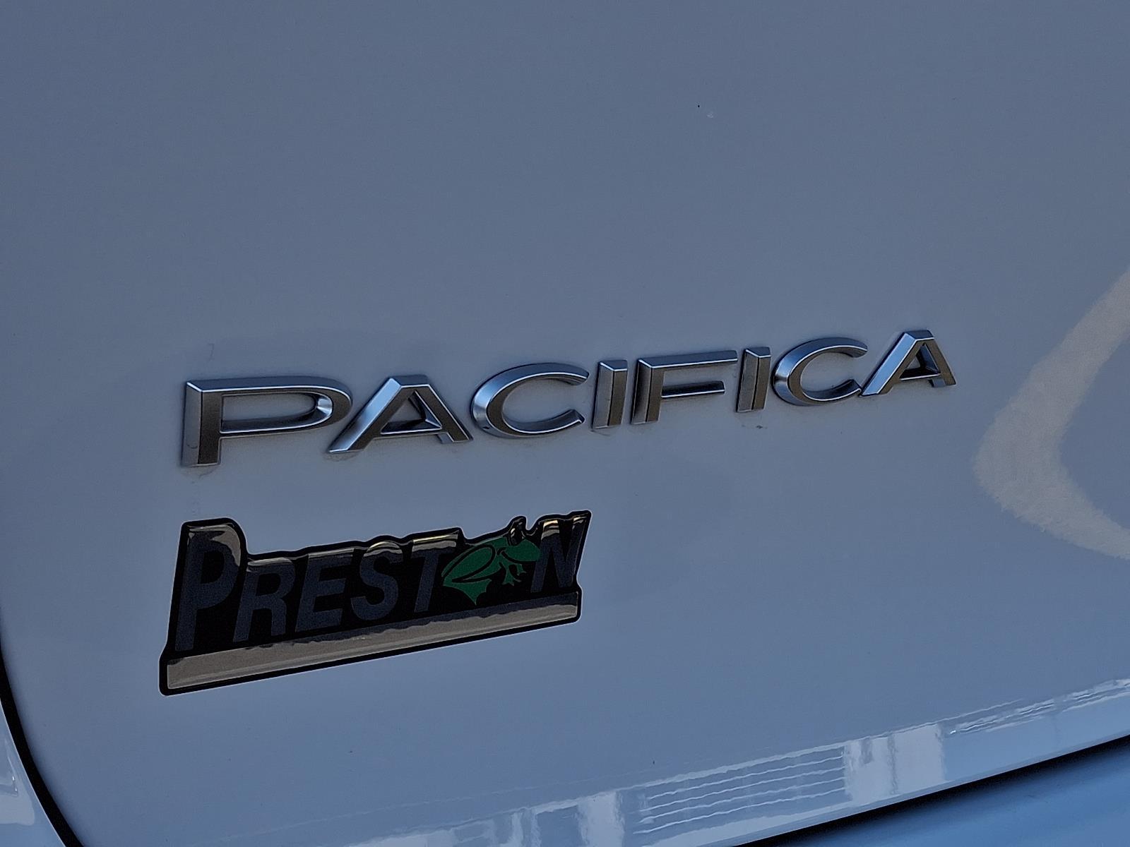 Used 2026 Chrysler Pacifica - photo 32