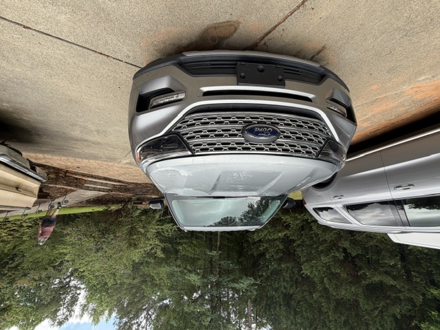 Used 2022 Ford Explorer - photo 2