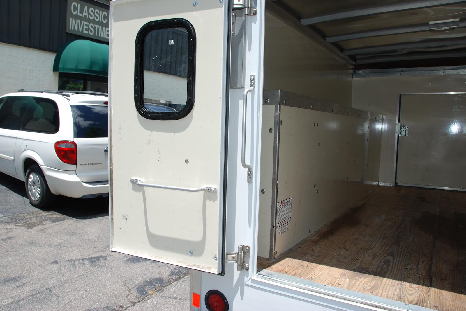 Used 2015 Ford E-350 - photo 15