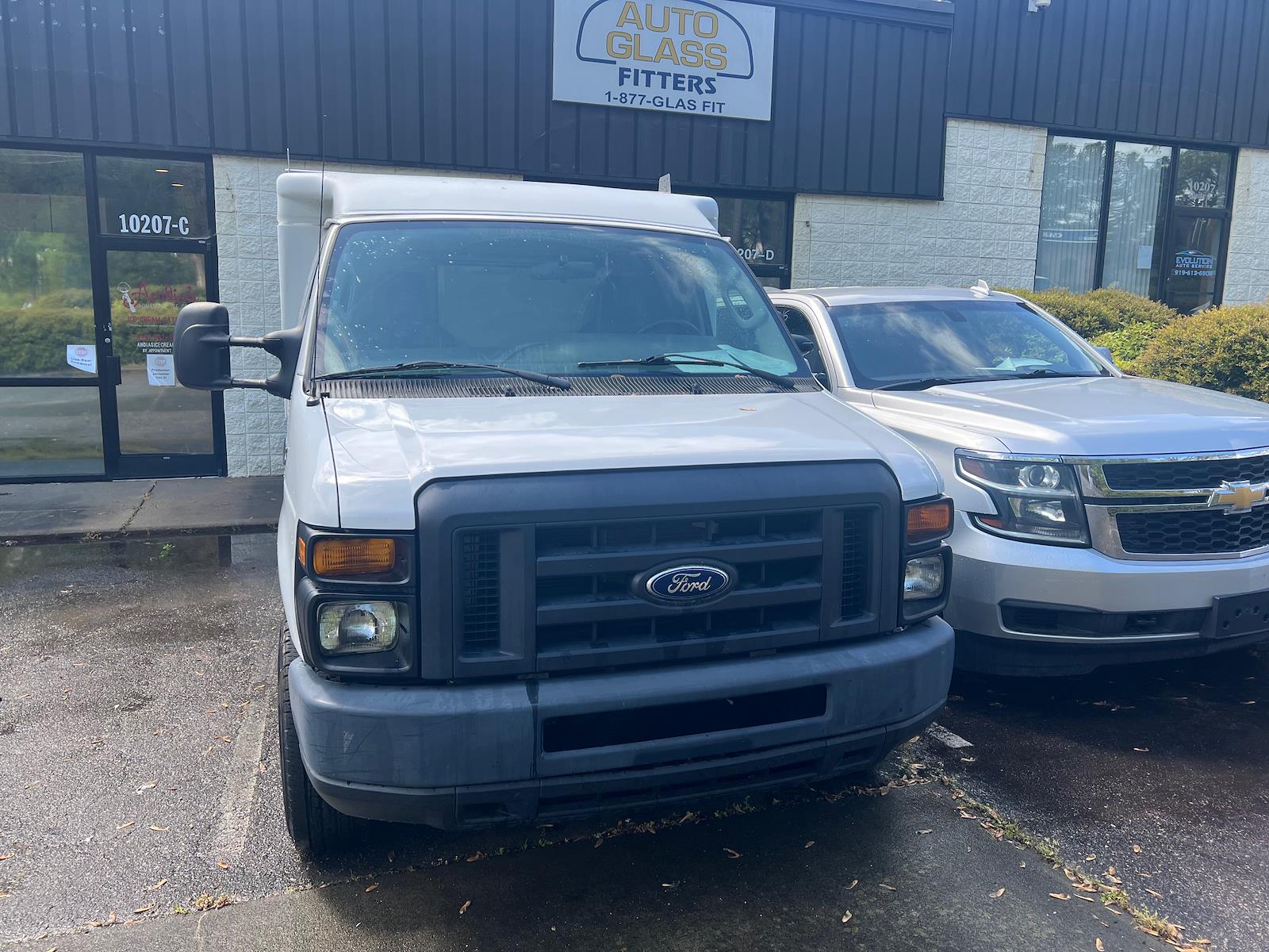 Used 2015 Ford E-350 - photo 22