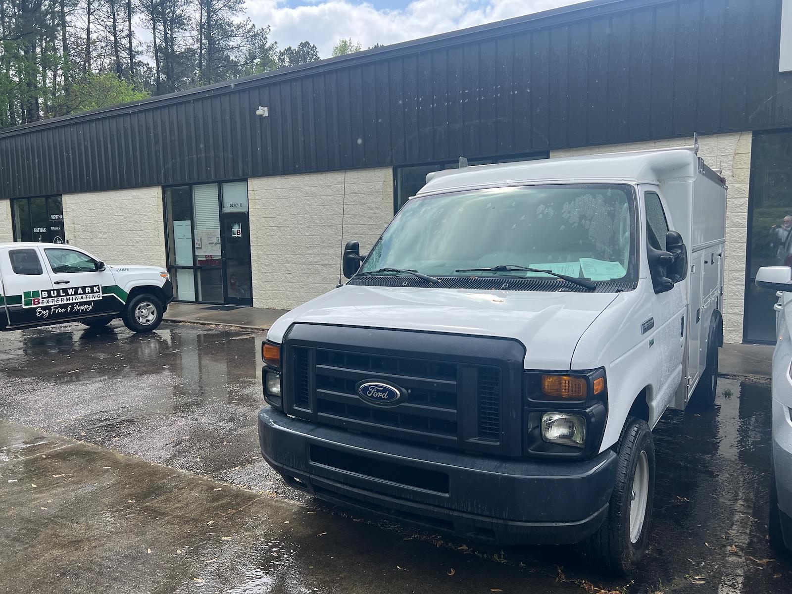 Used 2015 Ford E-350 - photo 23