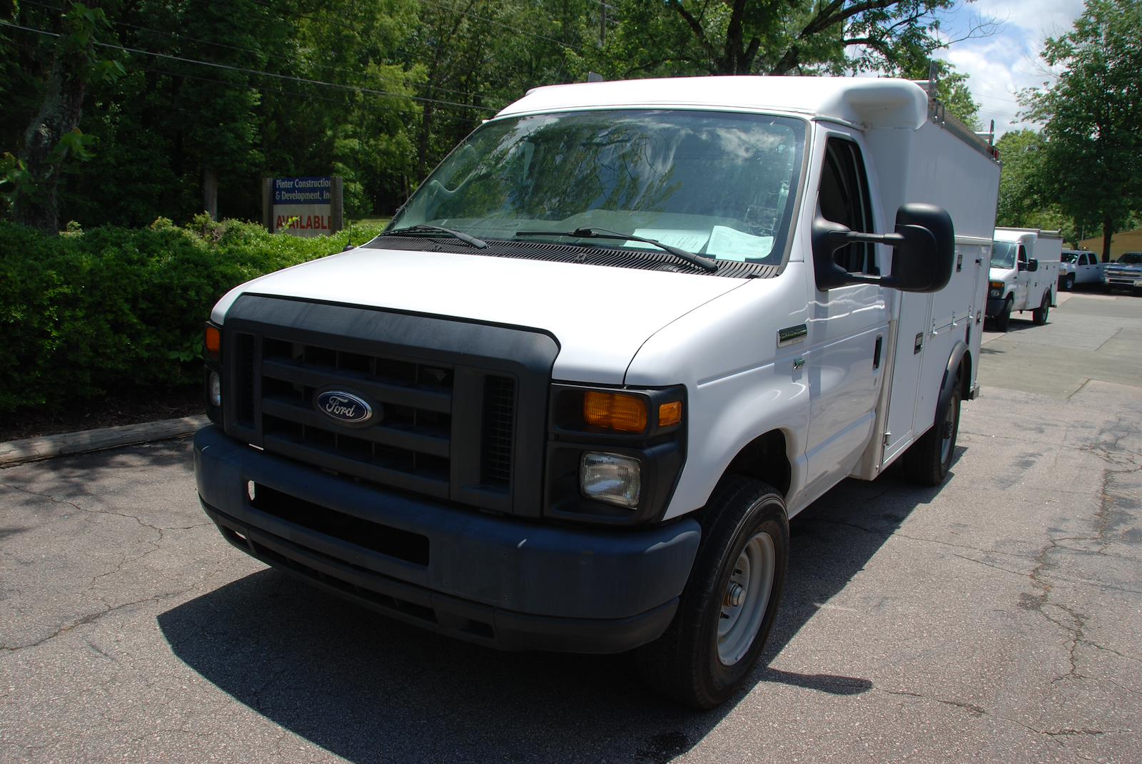 Used 2015 Ford E-350 - photo 7