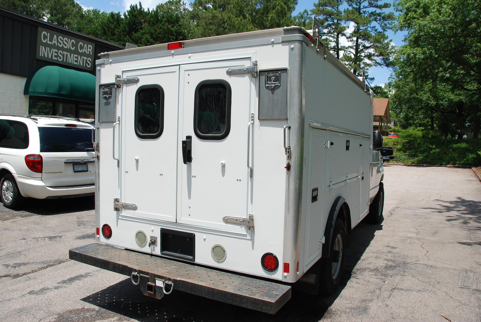 Used 2015 Ford E-350 - photo 9
