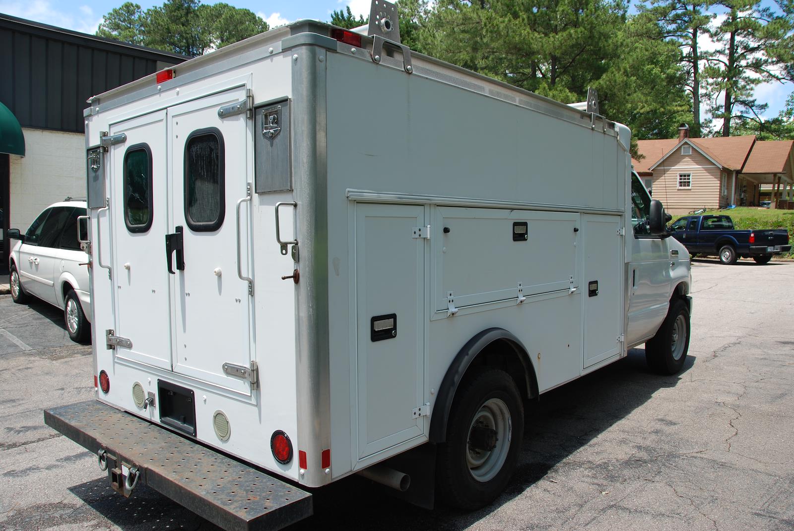 Used 2015 Ford E-350 - photo 10