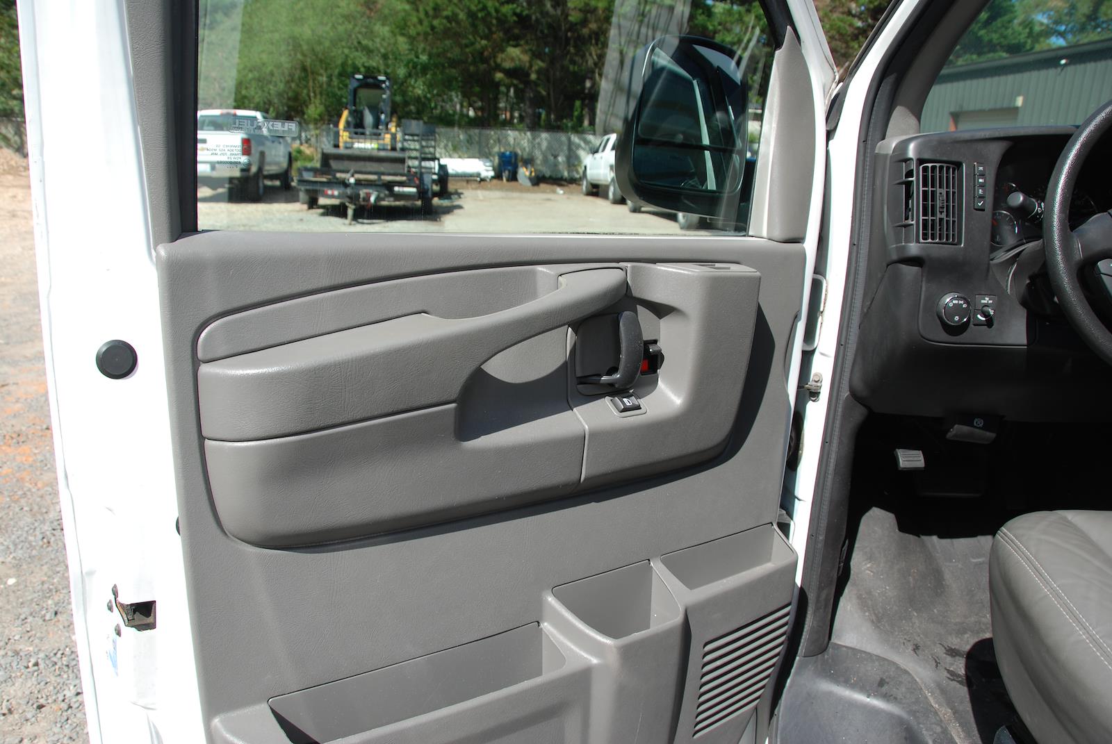 Used 2013 Chevrolet Express 1500 - photo 18