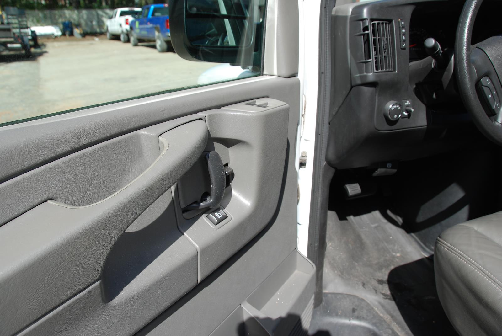 Used 2013 Chevrolet Express 1500 - photo 19