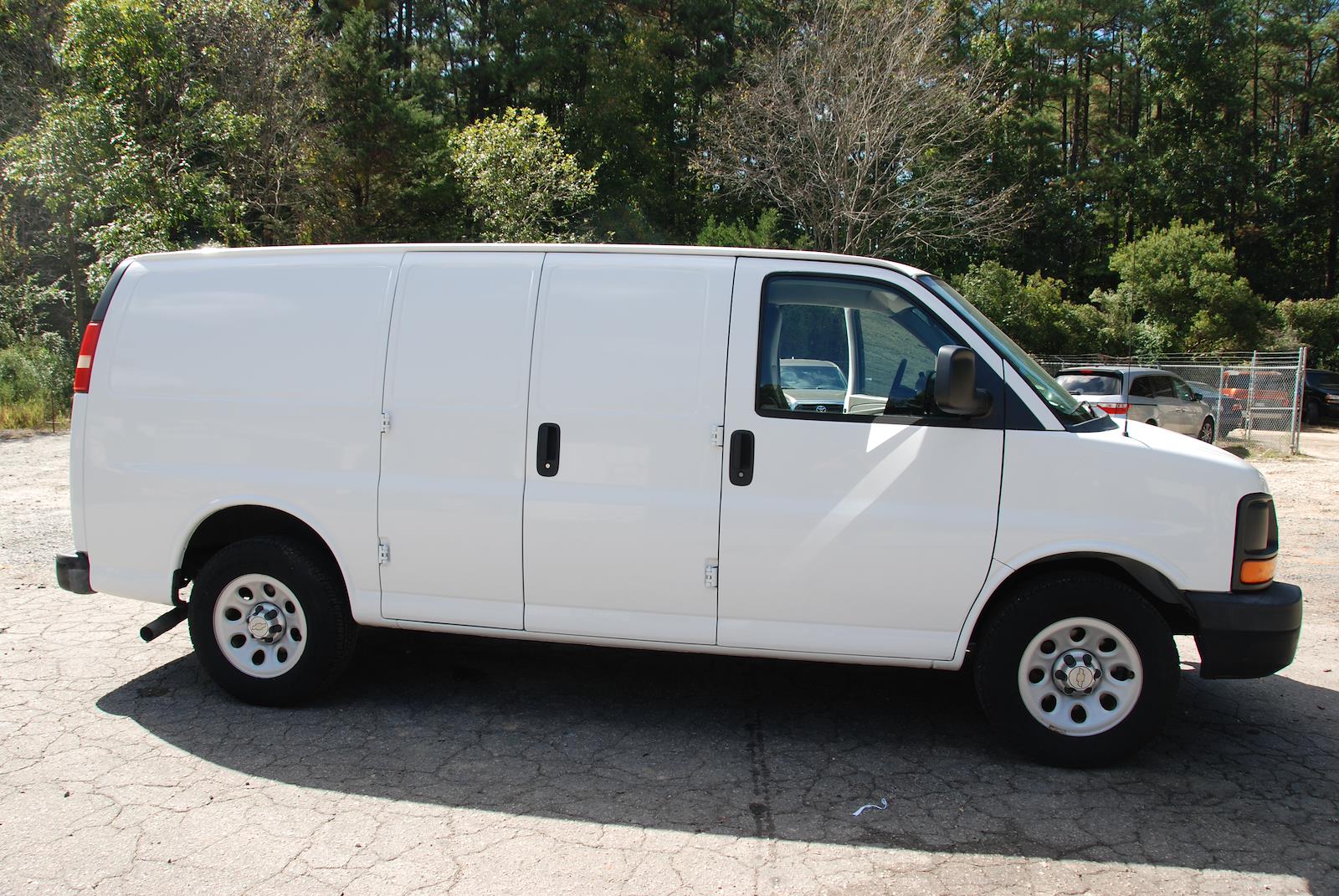 Used 2013 Chevrolet Express 1500 - photo 5