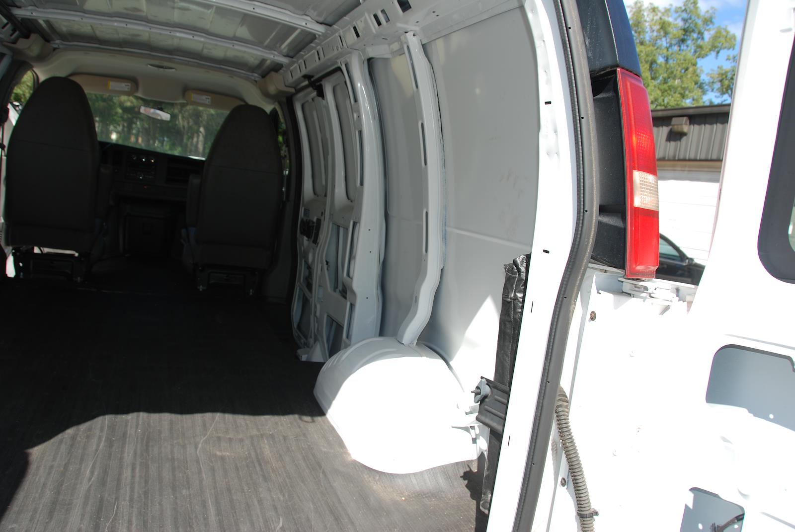 Used 2013 Chevrolet Express 1500 - photo 23