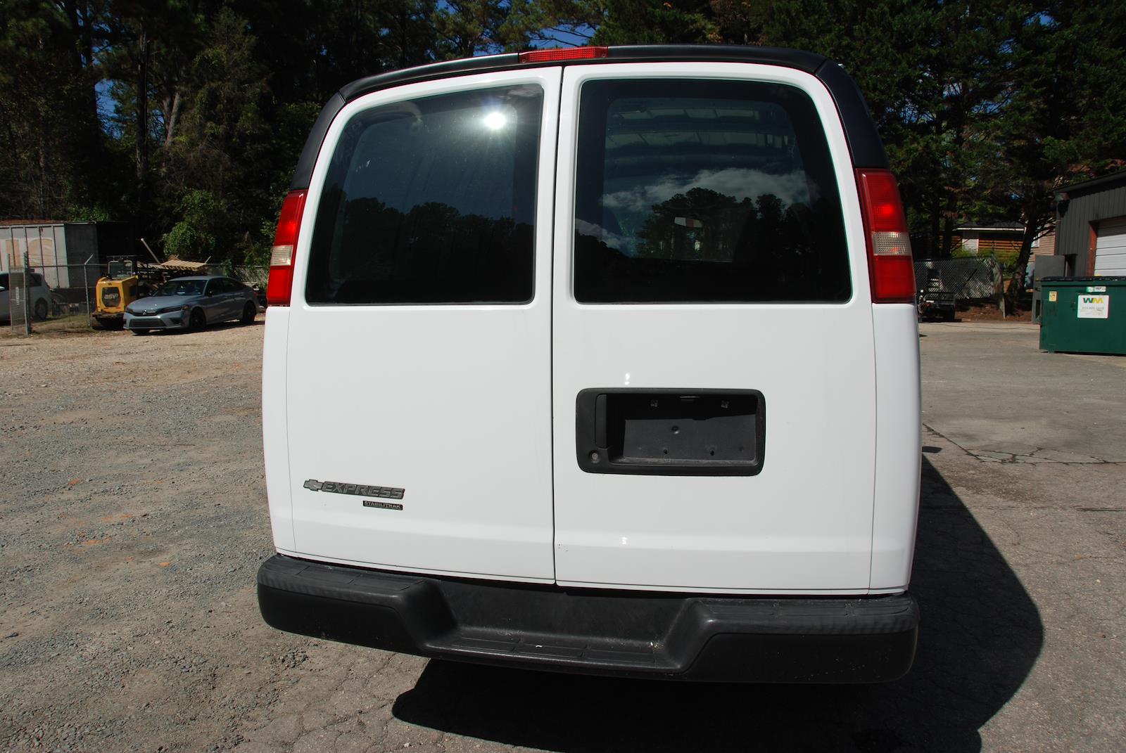 Used 2013 Chevrolet Express 1500 - photo 6
