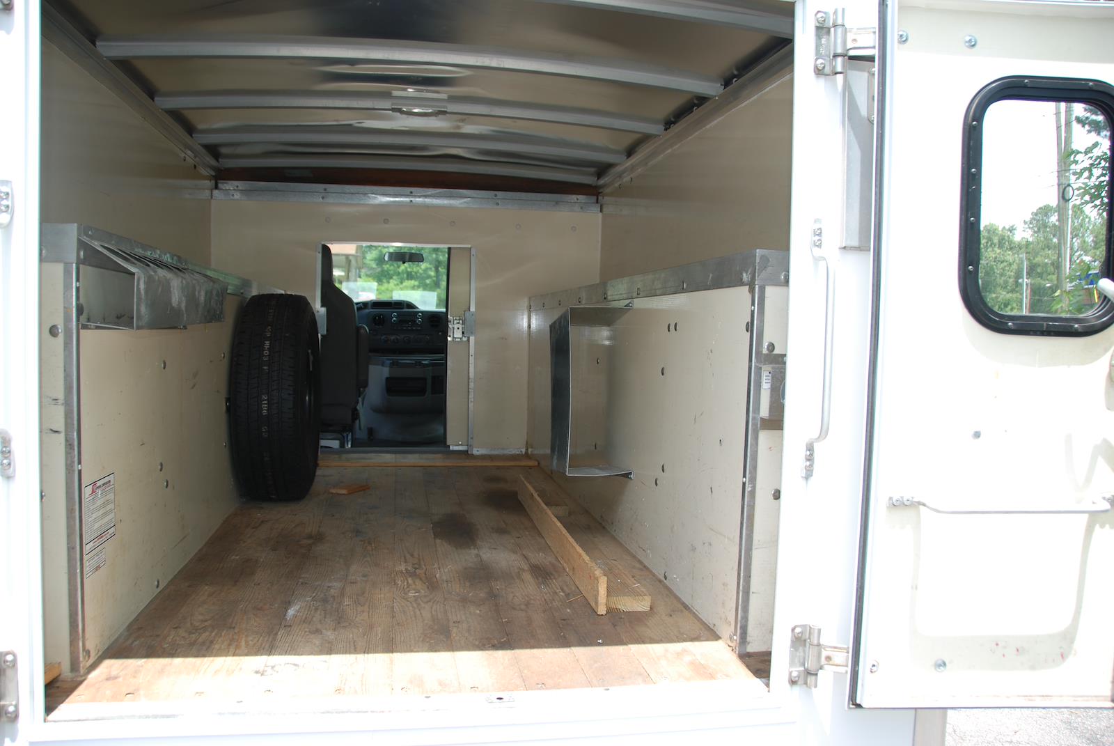 Used 2015 Ford E-350 - photo 15