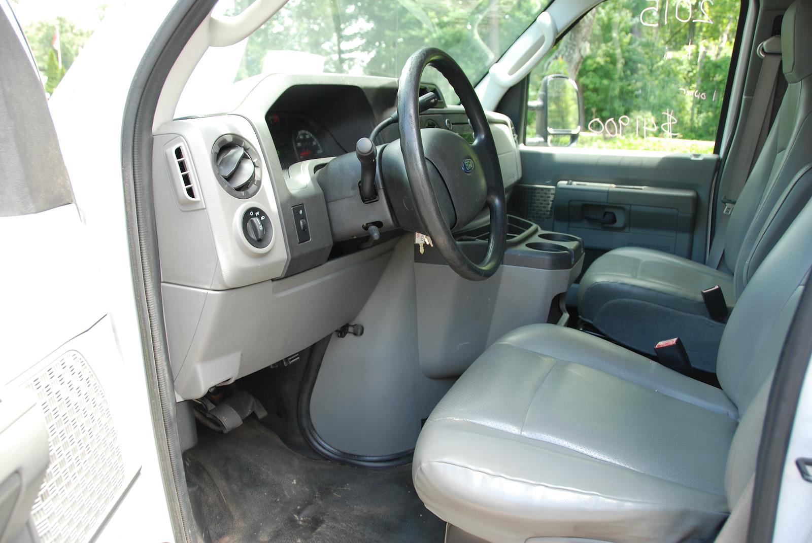 Used 2015 Ford E-350 - photo 17