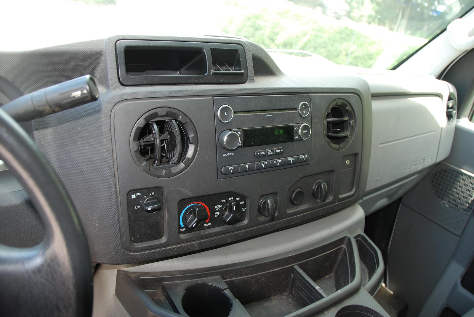 Used 2015 Ford E-350 - photo 21