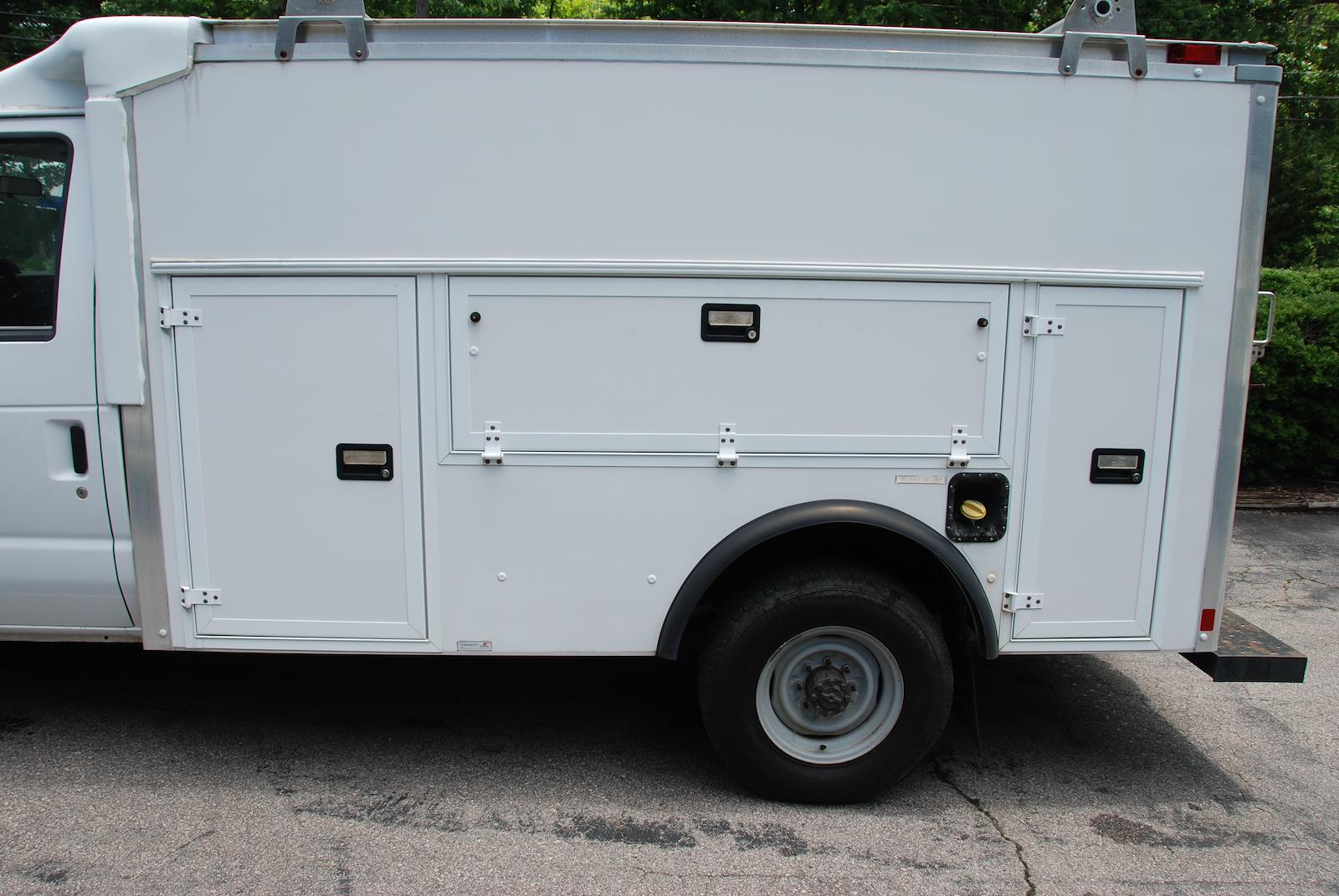 Used 2015 Ford E-350 - photo 5