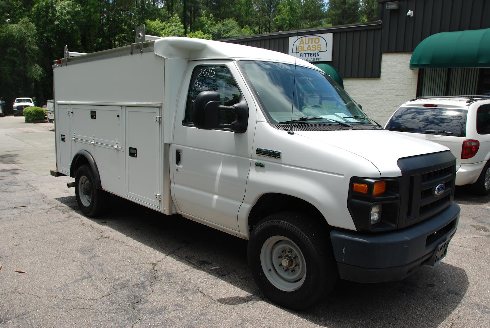 Used 2015 Ford E-350 - photo 9