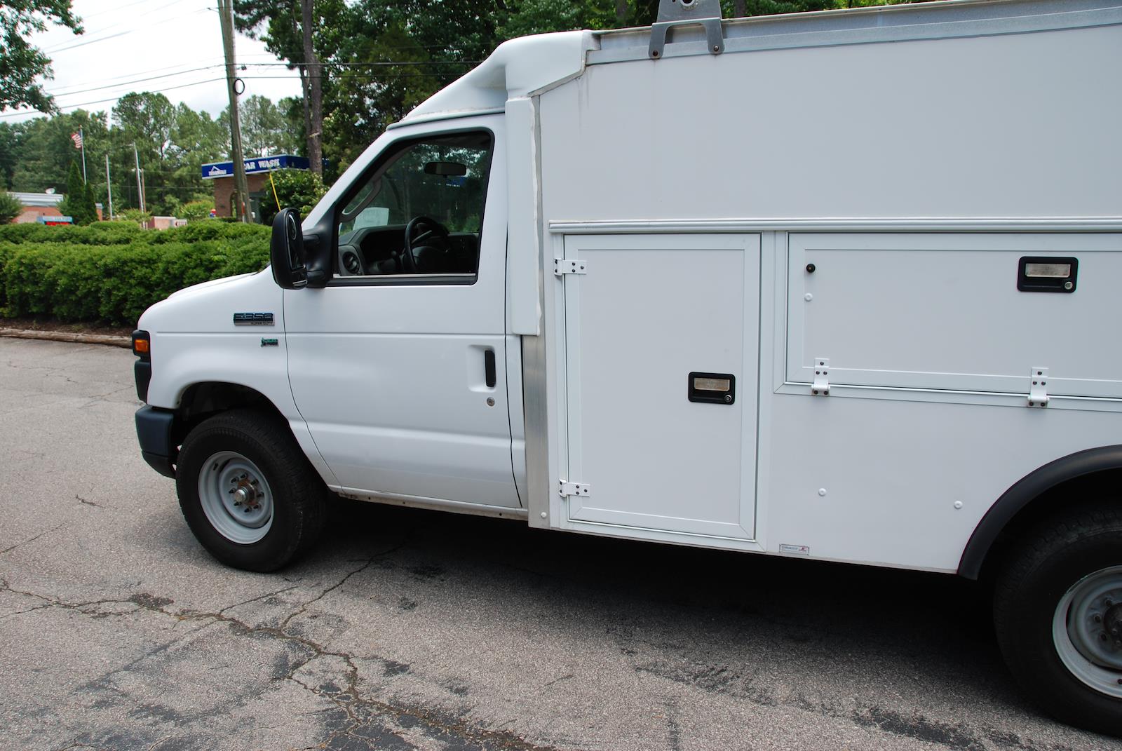 Used 2015 Ford E-350 - photo 10