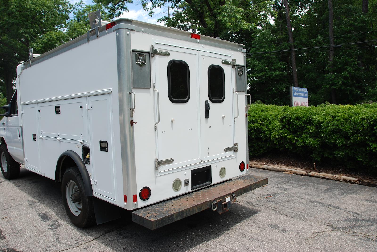 Used 2015 Ford E-350 - photo 11