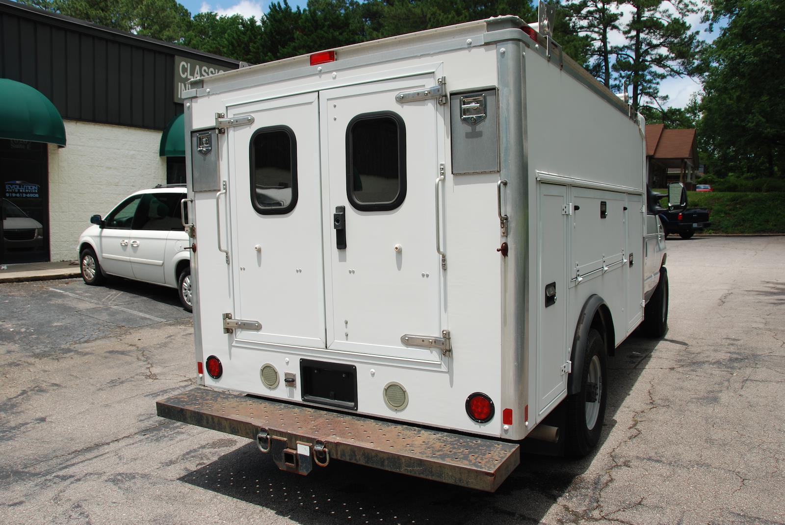 Used 2015 Ford E-350 - photo 12