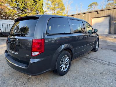 Used 2016 Dodge Grand Caravan SE Minivan for sale #2C4RDGBG5GR364929 - photo 2