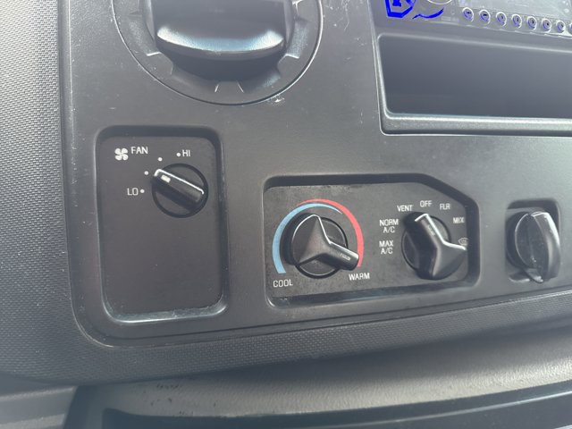 Used 2019 Ford E-350 - photo 18