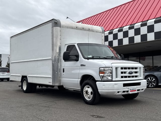 Used 2019 Ford E-350 - photo 1