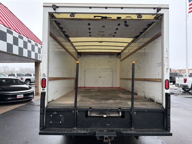 Used 2019 Ford E-350 - photo 2