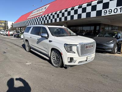 Used 2021 GMC Yukon XL - photo 1