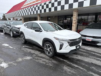 Used 2025 Chevrolet Trax - photo 1