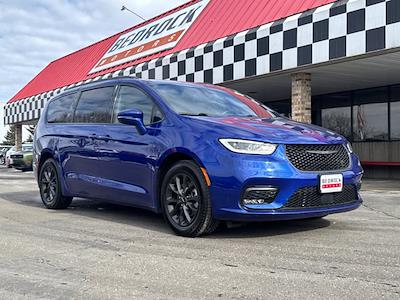 Used 2021 Chrysler Pacifica - photo 1