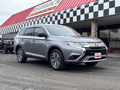 Used 2020 Mitsubishi Outlander - photo 1