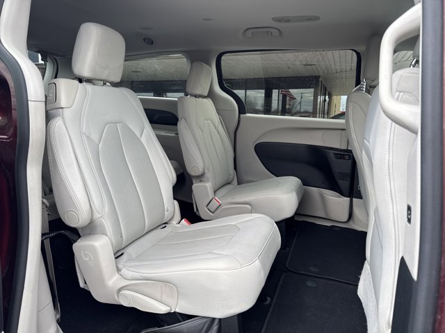 Used 2017 Chrysler Pacifica - photo 12