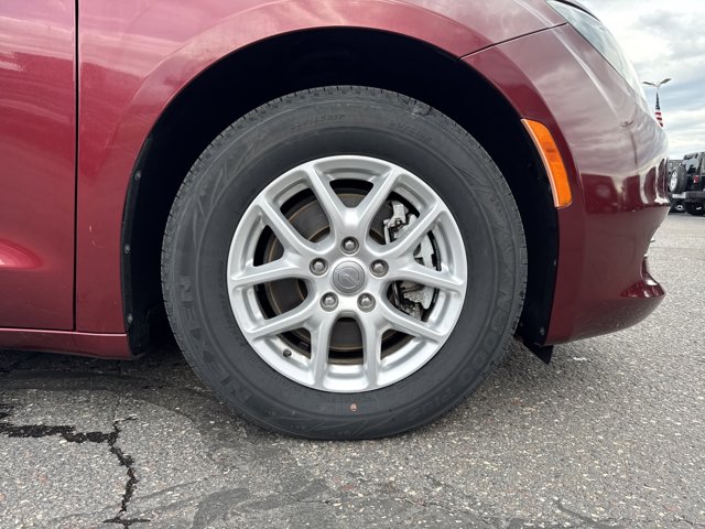 Used 2017 Chrysler Pacifica - photo 16