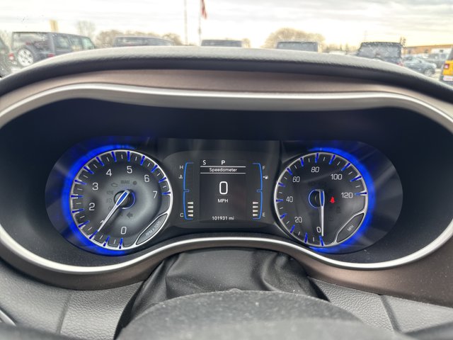 Used 2017 Chrysler Pacifica - photo 25