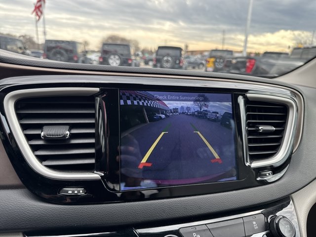 Used 2017 Chrysler Pacifica - photo 29