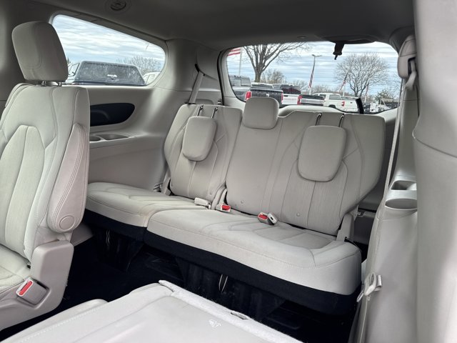 Used 2017 Chrysler Pacifica - photo 32