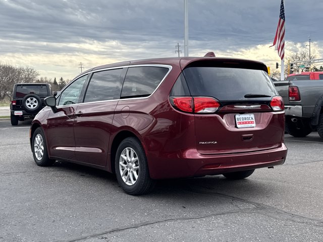Used 2017 Chrysler Pacifica - photo 10