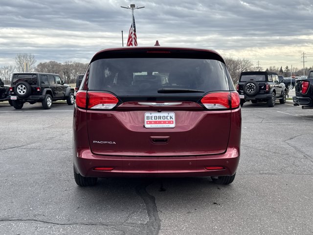 Used 2017 Chrysler Pacifica - photo 5