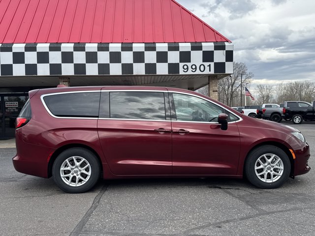 Used 2017 Chrysler Pacifica - photo 11
