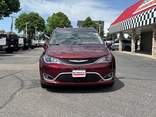 Used 2017 Chrysler Pacifica - photo 2