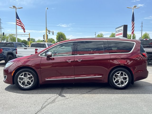 Used 2017 Chrysler Pacifica - photo 6