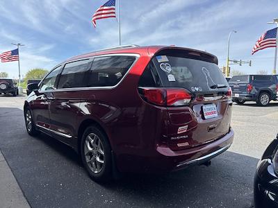 Used 2017 Chrysler Pacifica - photo 2