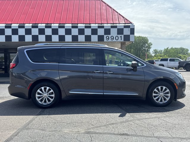Used 2018 Chrysler Pacifica - photo 6