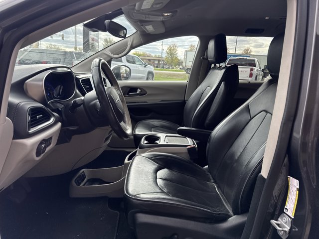 Used 2018 Chrysler Pacifica - photo 5