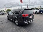 Used 2017 Chrysler Pacifica Minivan thumbnail 2