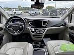 Used 2017 Chrysler Pacifica Minivan thumbnail 3