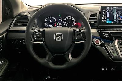 Used 2025 Honda Odyssey - photo 1
