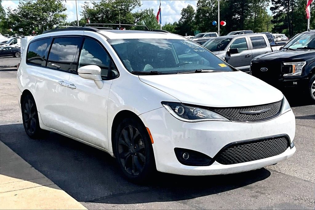 Used 2019 Chrysler Pacifica - photo 1